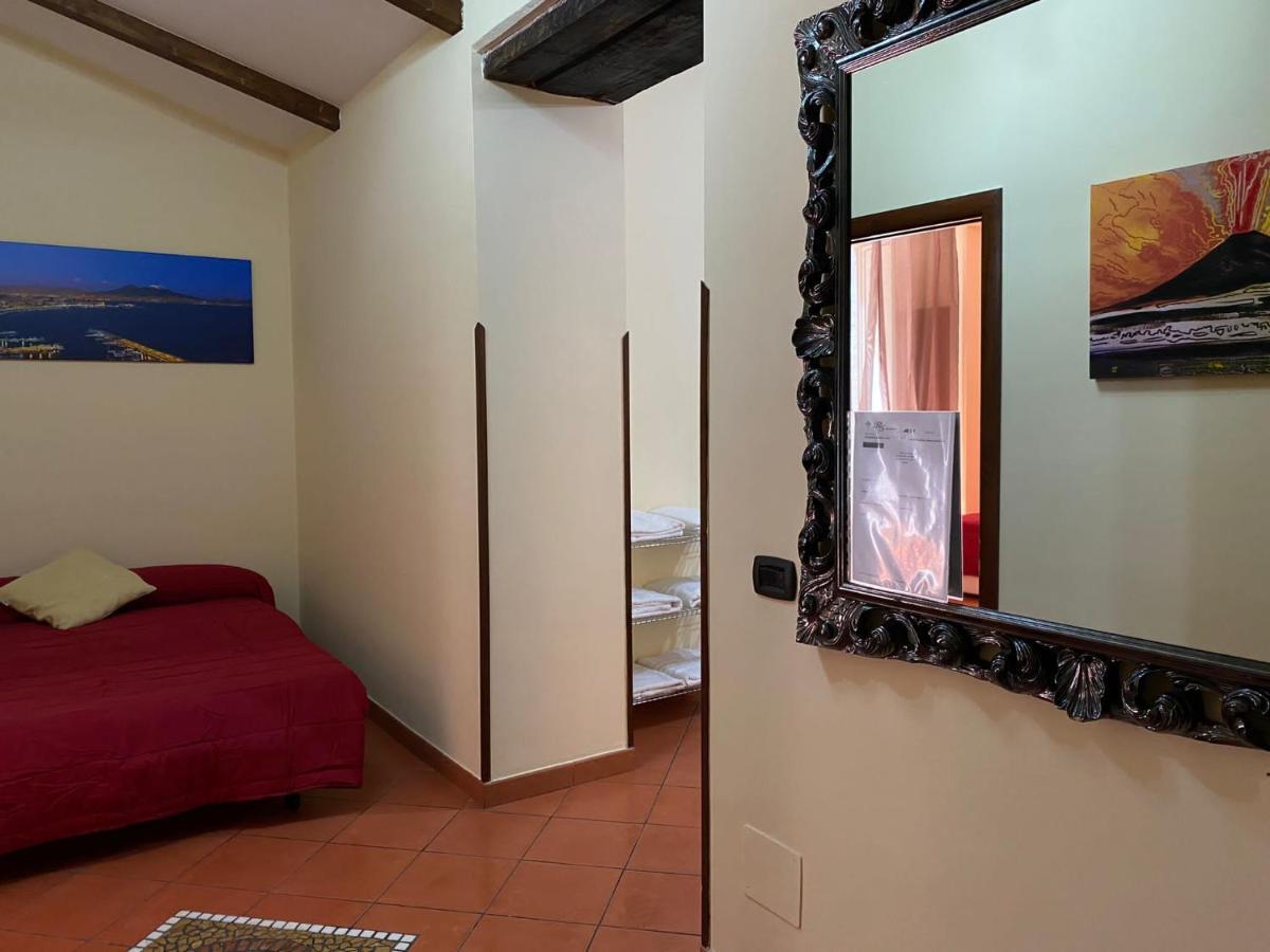Home In Love: Vicoletto Dei Presepi Nápoly Kültér fotó