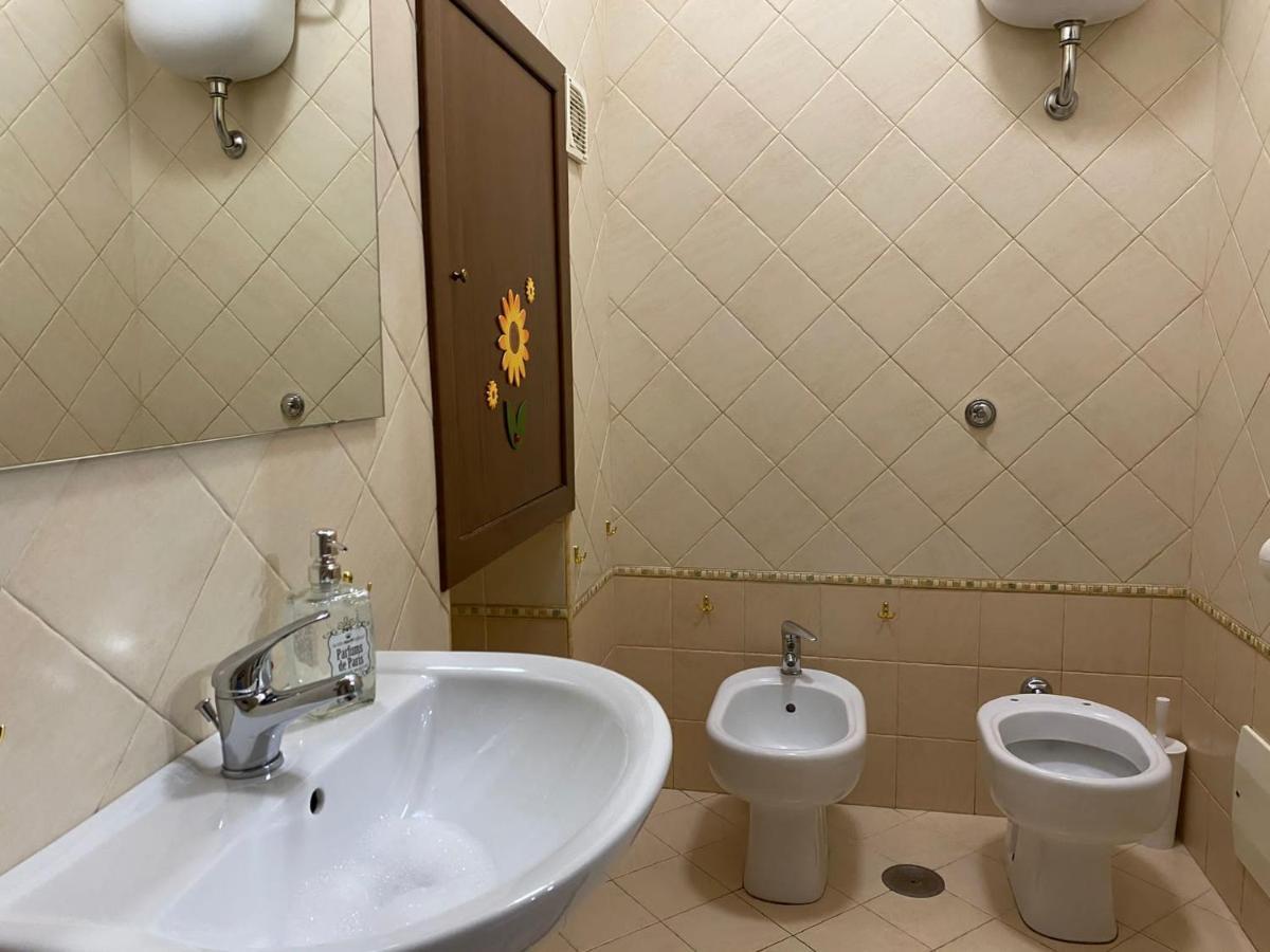 Home In Love: Vicoletto Dei Presepi Nápoly Kültér fotó